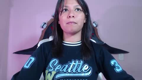 Im Evy online show from November 18, 6:01 pm