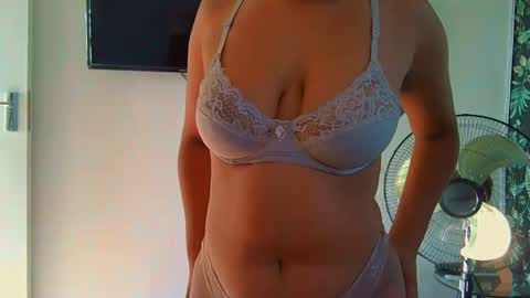 courtney online show from April 1, 5:52 am