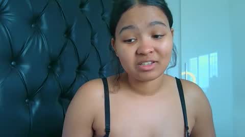 courtney online show from May 6, 5:25 am