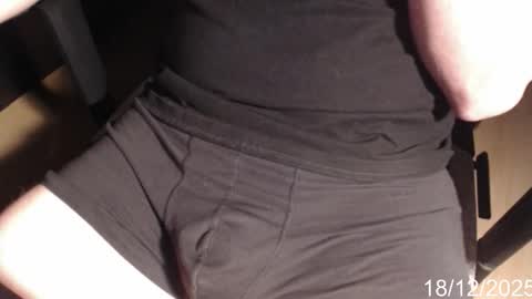 Snapshot of exhib_l0ver chatting on December 18, 2:56 pm exhib_l0ver online show from December 18, 2:56 pm