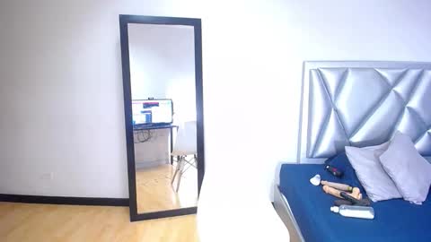 Snapshot of exotic_karmella chatting on October 16, 10:00 pm exotic_karmella online show from October 16, 10:00 pm