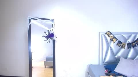 Snapshot of exotic_karmella chatting on October 24, 10:39 pm exotic_karmella online show from October 24, 10:39 pm