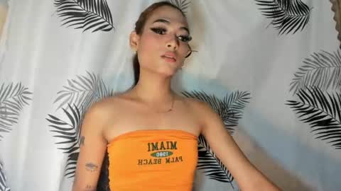 jenny  Laiza online show from June 16, 11:40 pm