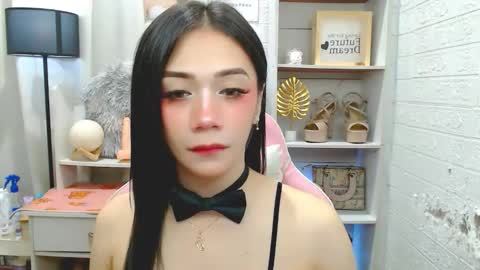 exotictssavie online show from November 12, 4:29 pm