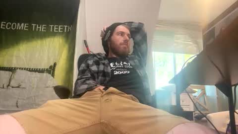Explosivee andyy online show from June 2, 11:45 am