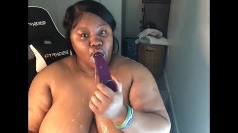 Snapshot of explosivekitty69 chatting on September 30, 8:25 pm Miss Kitty online show from September 30, 8:25 pm