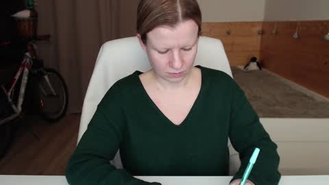 Snapshot of exponentex5 chatting on December 3, 11:57 pm Crystal online show from December 3, 11:57 pm