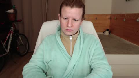 Snapshot of exponentex5 chatting on December 5, 9:50 pm Crystal online show from December 5, 9:50 pm