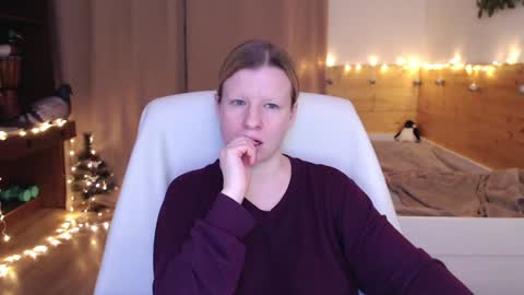 Snapshot of exponentex5 chatting on December 31, 12:43 am Crystal online show from December 31, 12:43 am