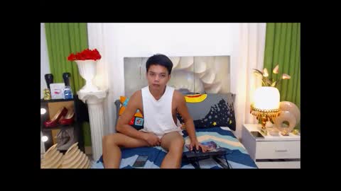 JOHNDAVE online show from February 25, 8:51 pm
