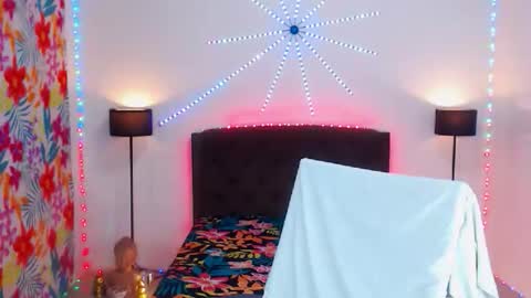 JOHNDAVE online show from February 16, 2:57 pm