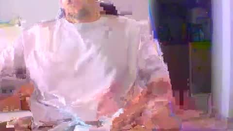 derssing online show from April 28, 9:58 am