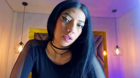 Snapshot of ey_im_simone_ chatting on May 22, 12:22 pm online show from May 22, 12:22 pm