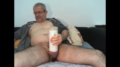 Snapshot of eyes12 chatting on February 6, 3:37 am GEORGE online show from February 6, 3:37 am