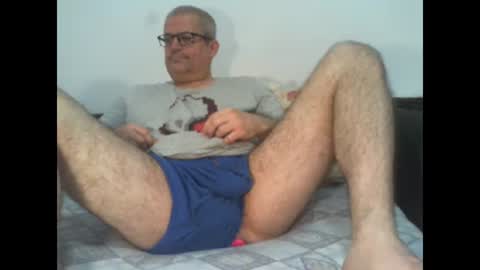 Snapshot of eyes12 chatting on October 16, 5:30 am GEORGE online show from October 16, 5:30 am