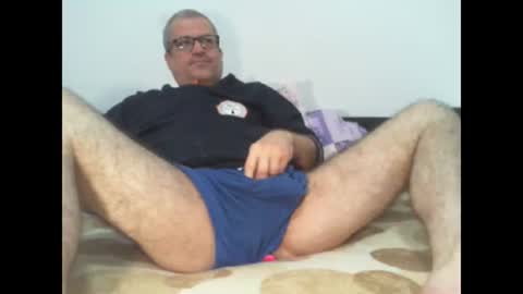 Snapshot of eyes12 chatting on October 30, 4:25 am GEORGE online show from October 30, 4:25 am