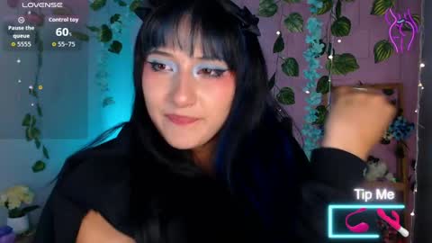 eyes_moonn online show from April 10, 3:34 am