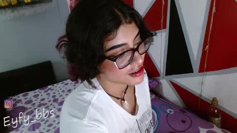 Snapshot of eyfy_bbs chatting on December 11, 9:12 pm Nadia online show from December 11, 9:12 pm