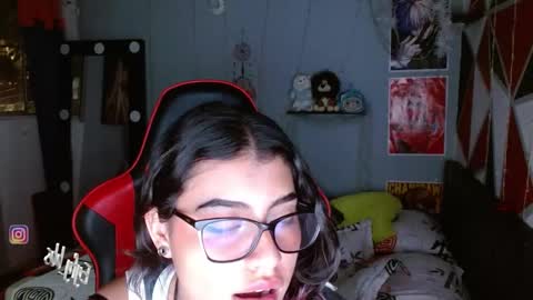 Snapshot of eyfy_bbs chatting on January 23, 2:33 am Nadia online show from January 23, 2:33 am