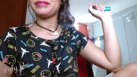 Snapshot of eyfy_bbs chatting on February 11, 9:25 pm Nadia online show from February 11, 9:25 pm