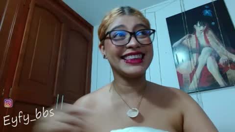 Snapshot of eyfy_bbs chatting on June 11, 12:32 am Nadia online show from June 11, 12:32 am