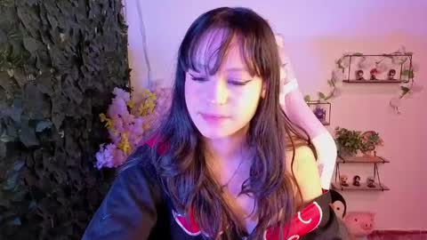 eymmy_24 online show from May 3, 1:33 am
