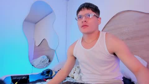 Snapshot of eytan_20 chatting on June 5, 3:18 pm EYTAN online show from June 5, 3:18 pm