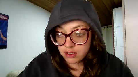 Snapshot of ezlngirl chatting on January 3, 2:21 am Aimee online show from January 3, 2:21 am