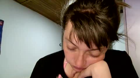 Snapshot of ezlngirl chatting on January 19, 4:12 am Aimee online show from January 19, 4:12 am