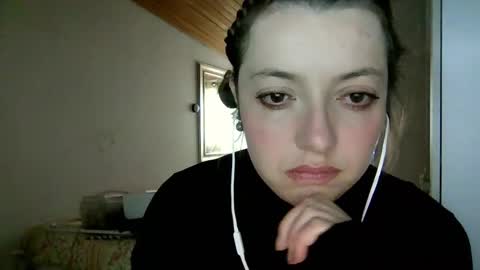 Snapshot of ezlngirl chatting on February 25, 6:53 pm Aimee online show from February 25, 6:53 pm