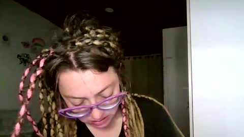 Snapshot of ezlngirl chatting on January 19, 12:14 am Aimee online show from January 19, 12:14 am