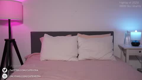 Snapshot of ezra chatting on February 27, 9:58 pm Ezra online show from February 27, 9:58 pm