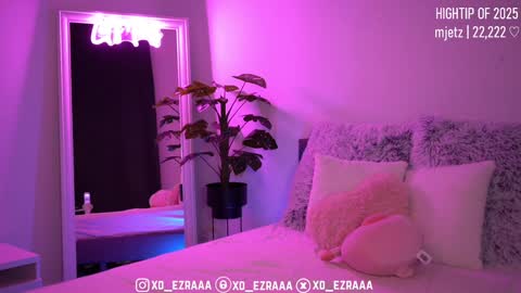 Snapshot of ezra chatting on December 1, 10:15 pm Ezra online show from December 1, 10:15 pm