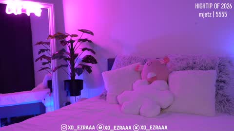 Snapshot of ezra chatting on January 10, 10:03 pm Ezra online show from January 10, 10:03 pm