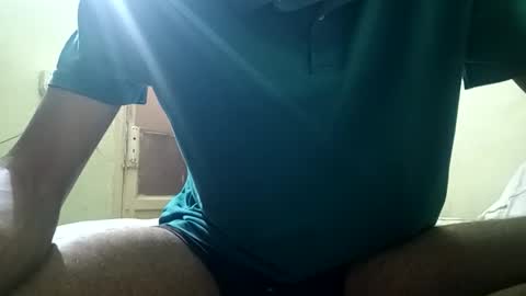 Snapshot of ezz_3zoo1 chatting on August 4, 8:55 pm weza online show from August 4, 8:55 pm