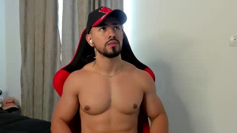 Snapshot of ezzio_scolaro chatting on October 4, 2:04 pm Ezzio Scolaro online show from October 4, 2:04 pm