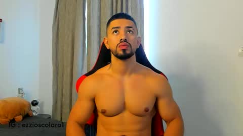 Snapshot of ezzio_scolaro chatting on October 17, 12:30 pm Ezzio Scolaro online show from October 17, 12:30 pm