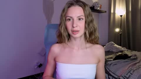 Snapshot of f1oraa chatting on February 15, 2:36 pm if you dont have fansly account yet use this link to registration online show from February 15, 2:36 pm