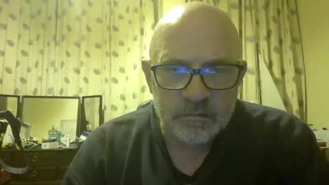 f1zzeek online show from May 18, 10:37 pm