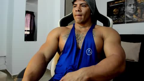 Snapshot of fabian_arango chatting on April 23, 1:35 pm Fabian arango online show from April 23, 1:35 pm