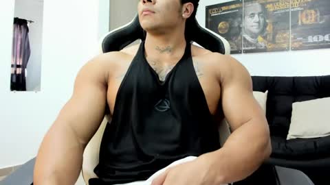 Snapshot of fabian_arango chatting on May 7, 3:06 pm Fabian arango online show from May 7, 3:06 pm