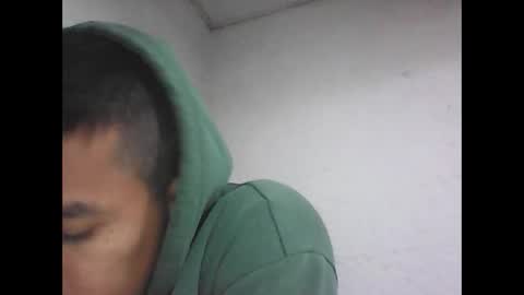 Snapshot of fabiar11 chatting on May 14, 8:54 am R online show from May 14, 8:54 am