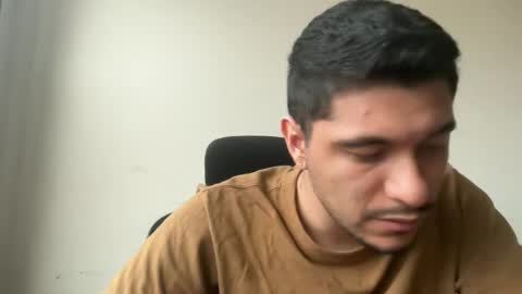 Snapshot of fabrifloresvillegas chatting on February 15, 9:33 pm fabrifloresvillegas online show from February 15, 9:33 pm