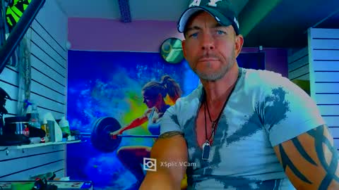 fabxxxl online show from April 28, 9:58 am