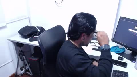 Snapshot of facasu__ chatting on April 5, 8:39 pm camilo online show from April 5, 8:39 pm