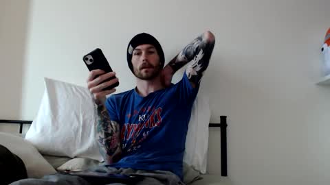 Snapshot of facialfan44 chatting on November 3, 6:20 pm facialfan44 online show from November 3, 6:20 pm