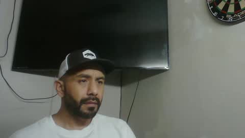 Snapshot of faded805 chatting on December 3, 8:38 am Mark online show from December 3, 8:38 am