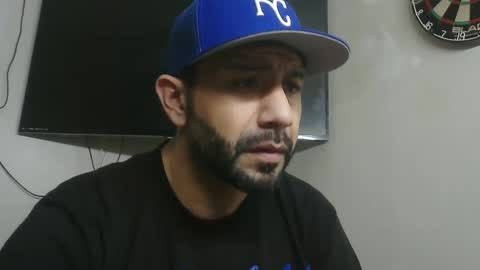 Snapshot of faded805 chatting on December 27, 11:06 am Mark online show from December 27, 11:06 am