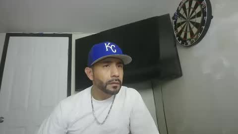 Snapshot of faded805 chatting on October 16, 8:15 am Mark online show from October 16, 8:15 am