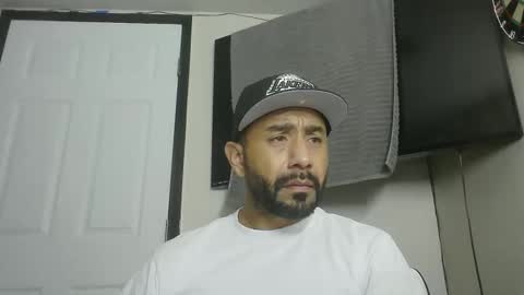 Snapshot of faded805 chatting on November 3, 9:10 am Mark online show from November 3, 9:10 am